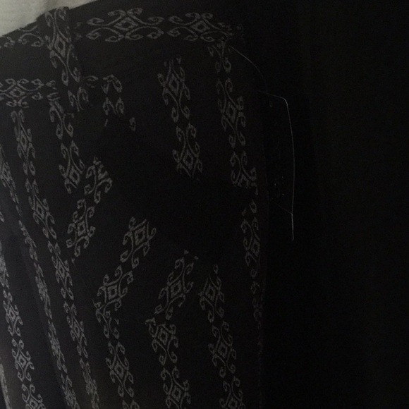 NWT B/W patterned pants, distressed look - Picture 6 of 6
